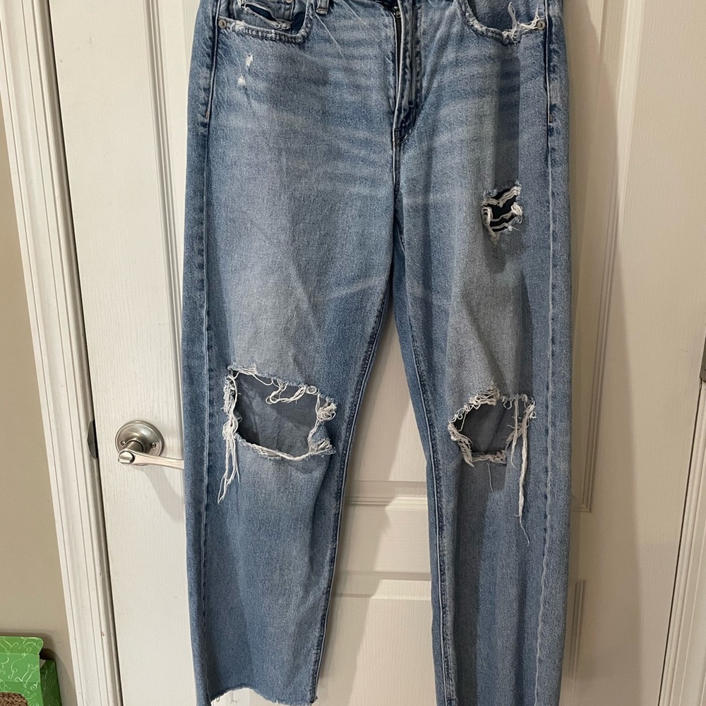 American Eagle Outfitters Light Blue Distressed Boyfriend Jeans